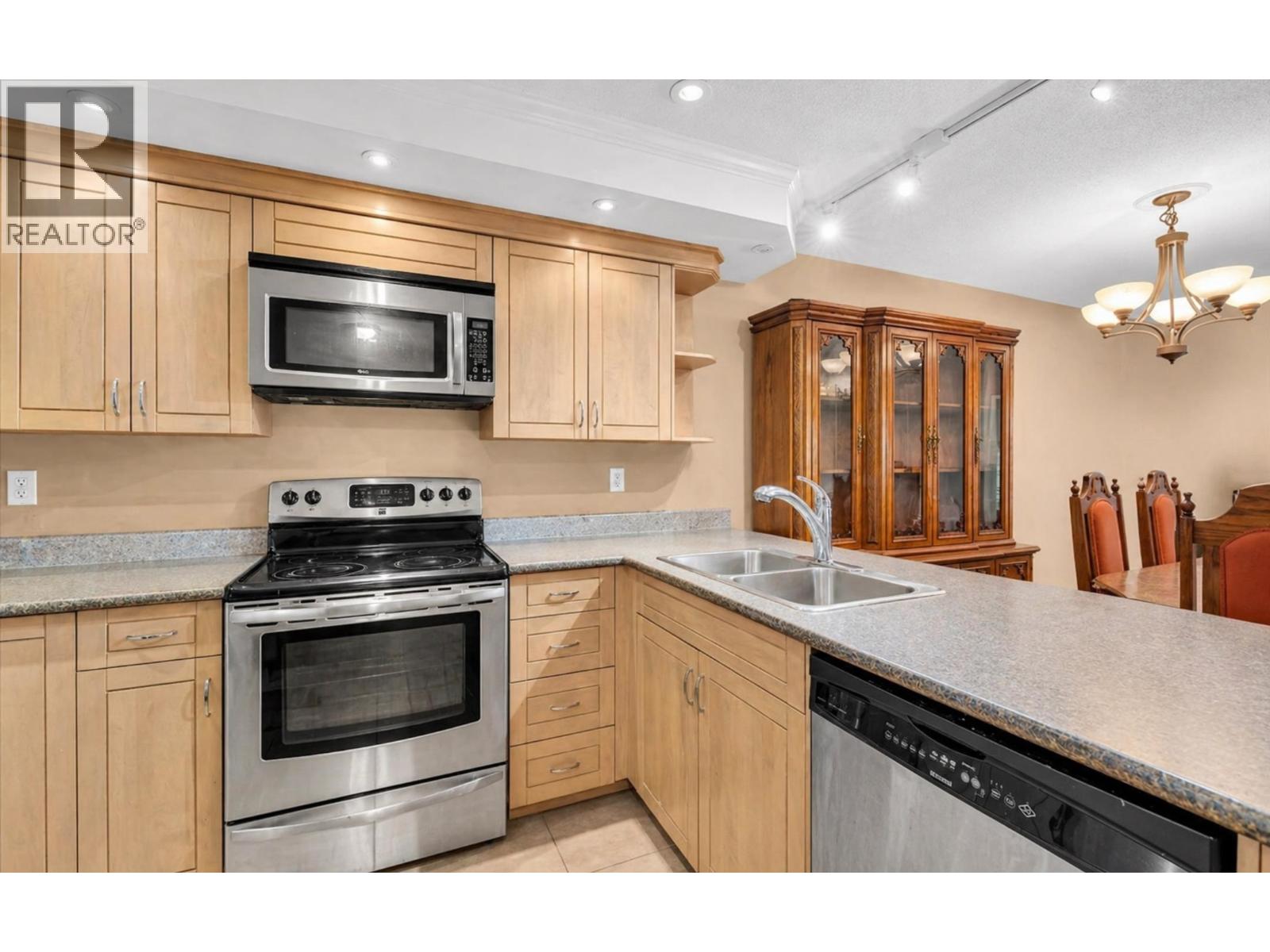 303 70 Richmond Street, New Westminster, British Columbia  T6W 2N4 - Photo 9 - R3117682