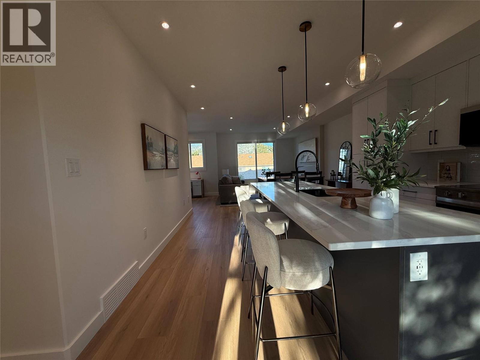 143 Green Avenue Unit# 102, Penticton, British Columbia  V2A 3S9 - Photo 3 - 10371606