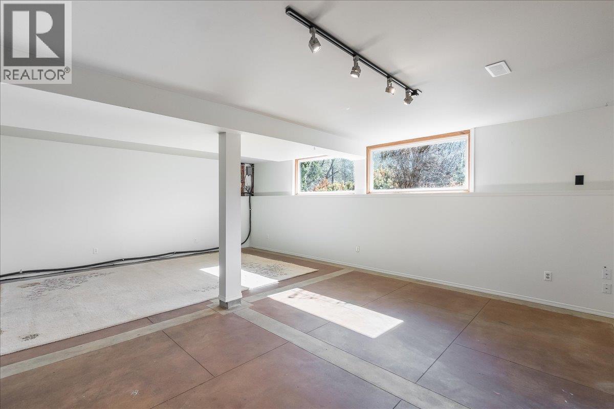 633 Jorgensen Road, Nelson, British Columbia  V1L 5P4 - Photo 39 - 10383215