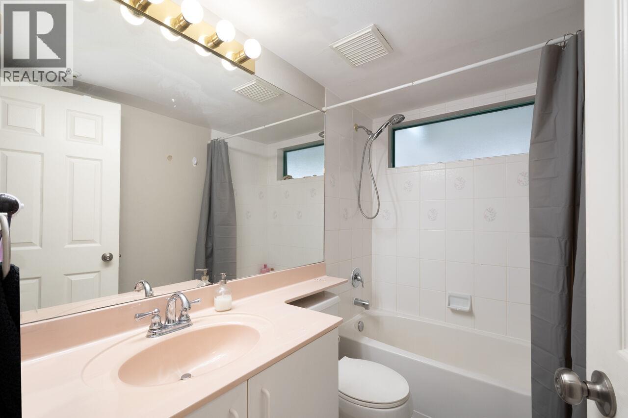 108e 3081 Glen Drive, Coquitlam, British Columbia  V3B 2P8 - Photo 12 - R3116787