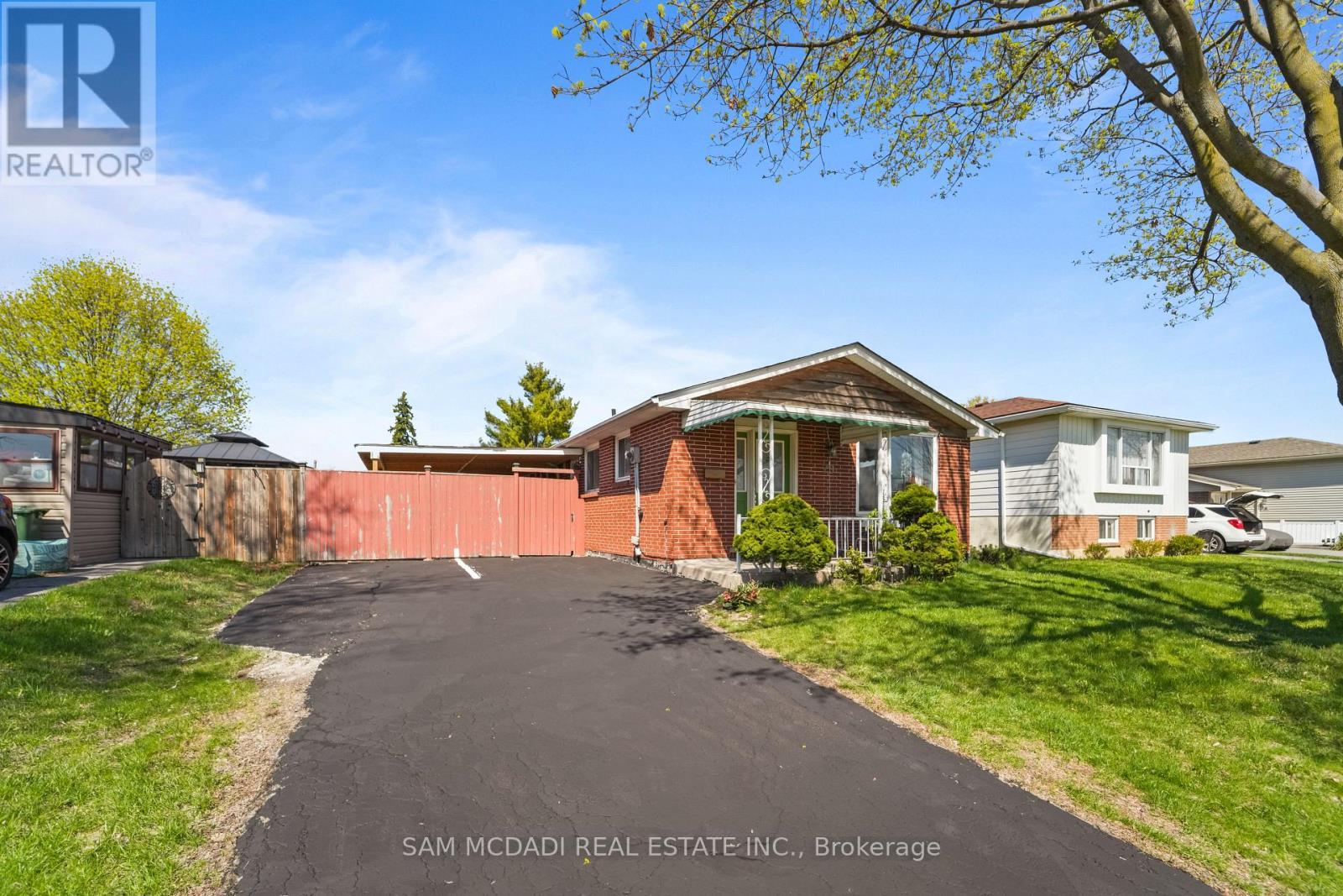 79 LOCHEED DRIVE, Hamilton, Ontario