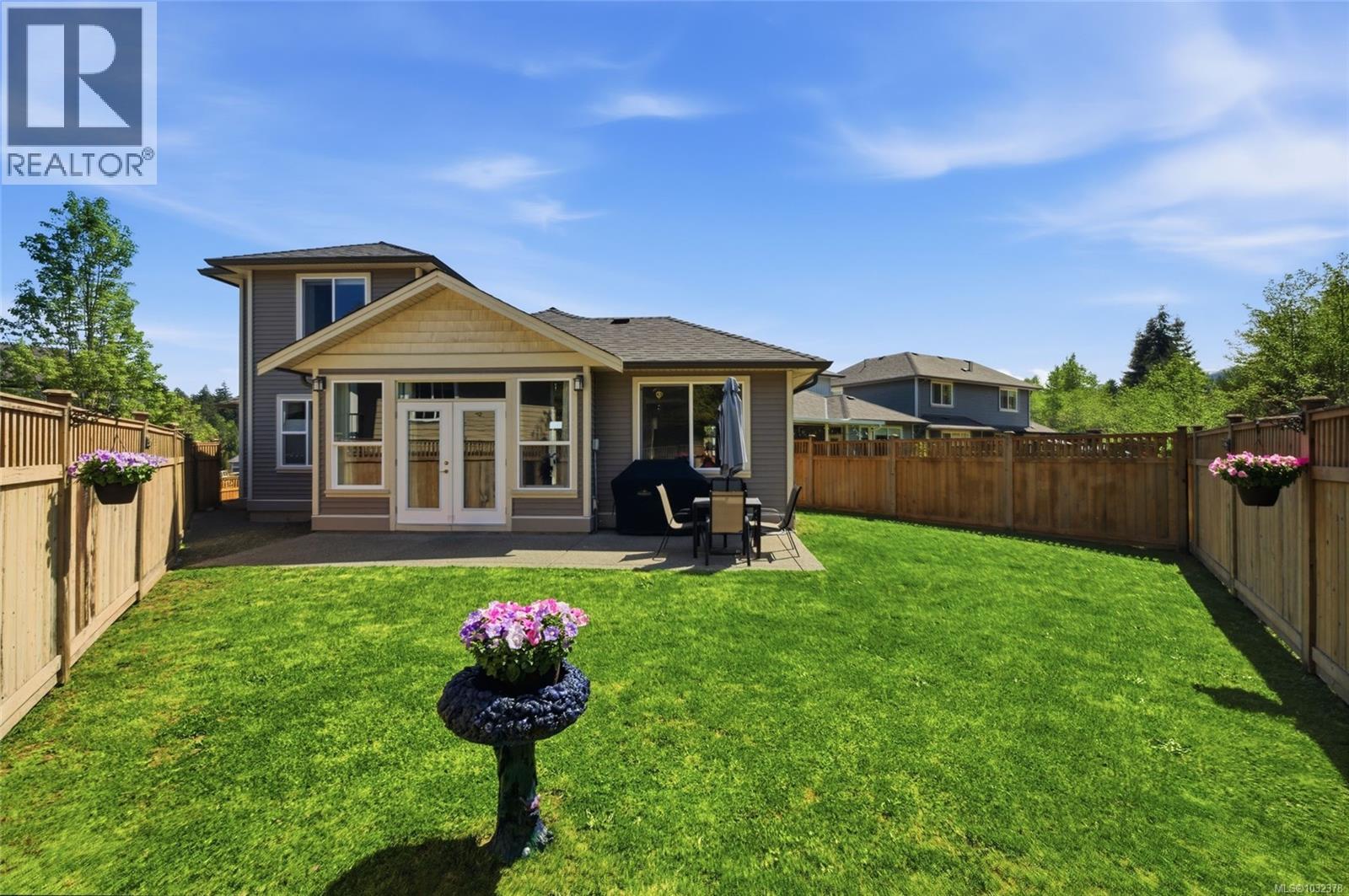 751 James Pl, Ladysmith, British Columbia  V9G 1W2 - Photo 2 - 1032378