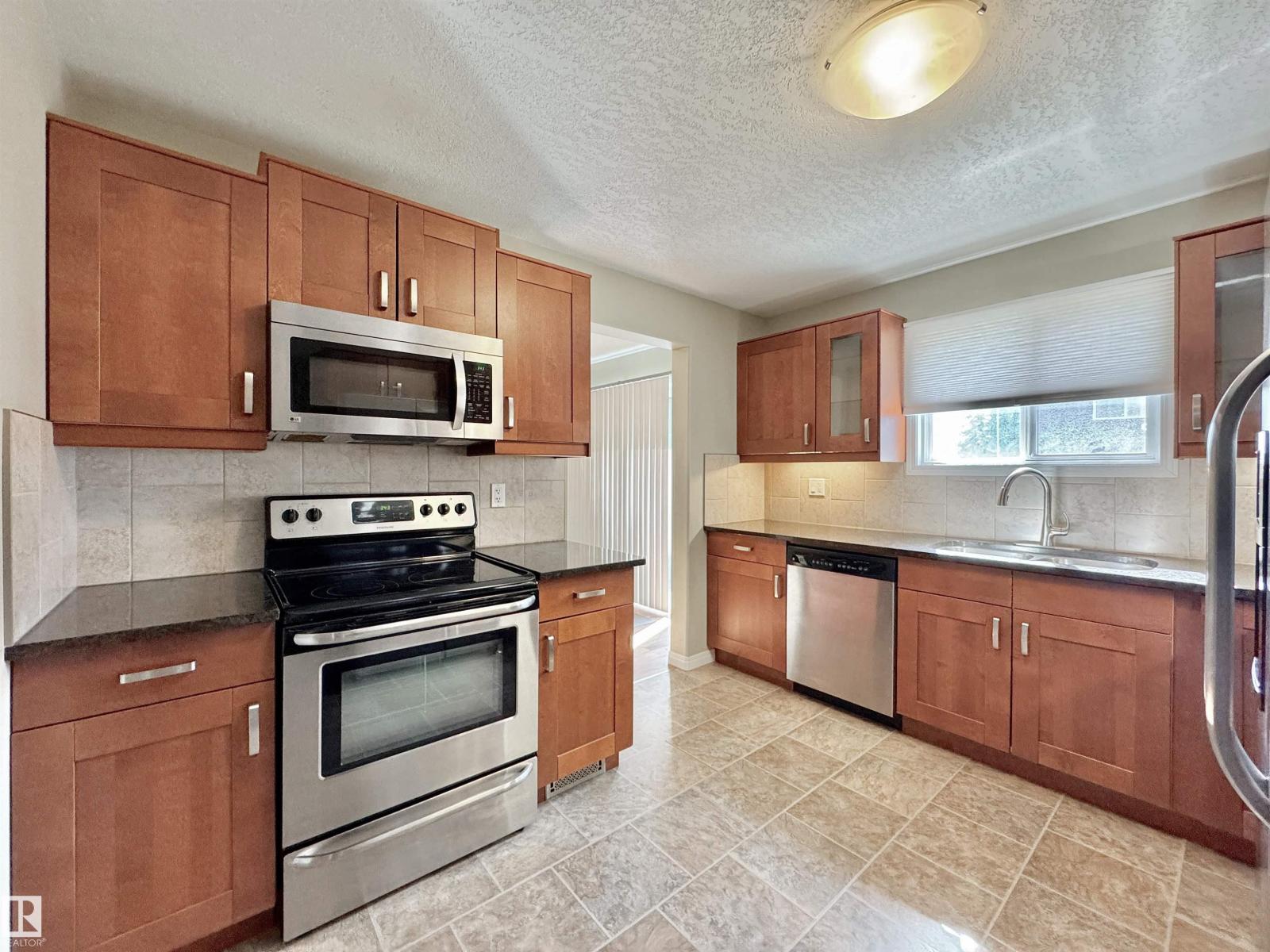 145 Great Oa, Sherwood Park, Alberta  T8A 0V8 - Photo 4 - E4484754