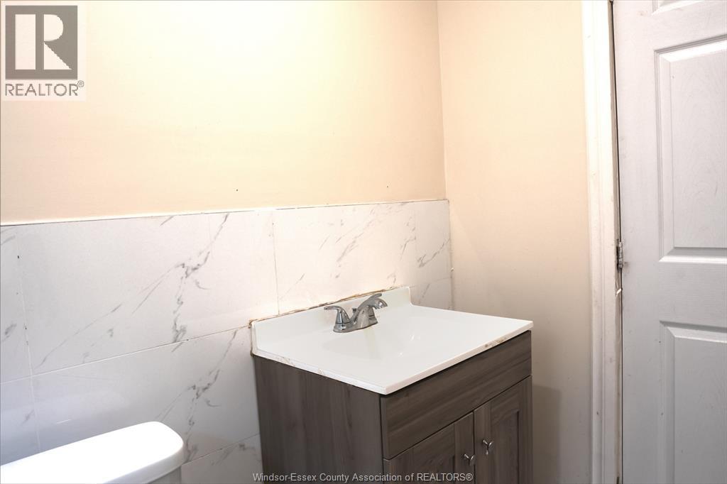 1025 Curry Avenue, Windsor, Ontario  N9B 2A6 - Photo 11 - 26004424