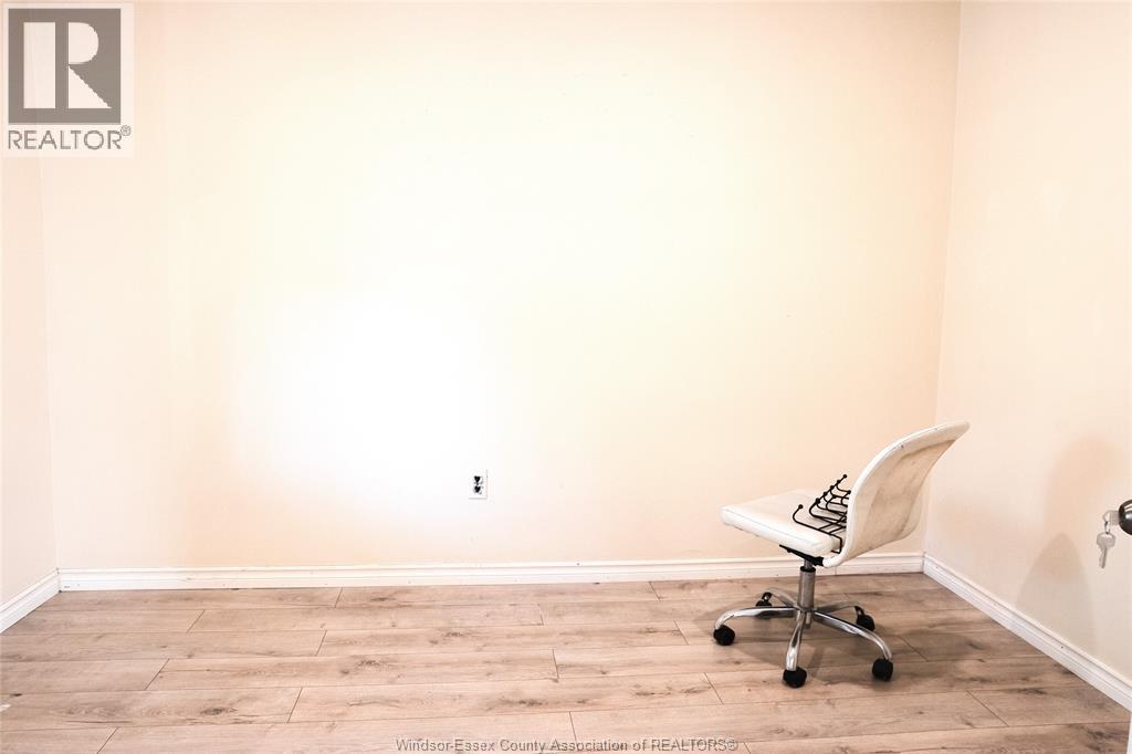 1025 Curry Avenue, Windsor, Ontario  N9B 2A6 - Photo 5 - 26004424