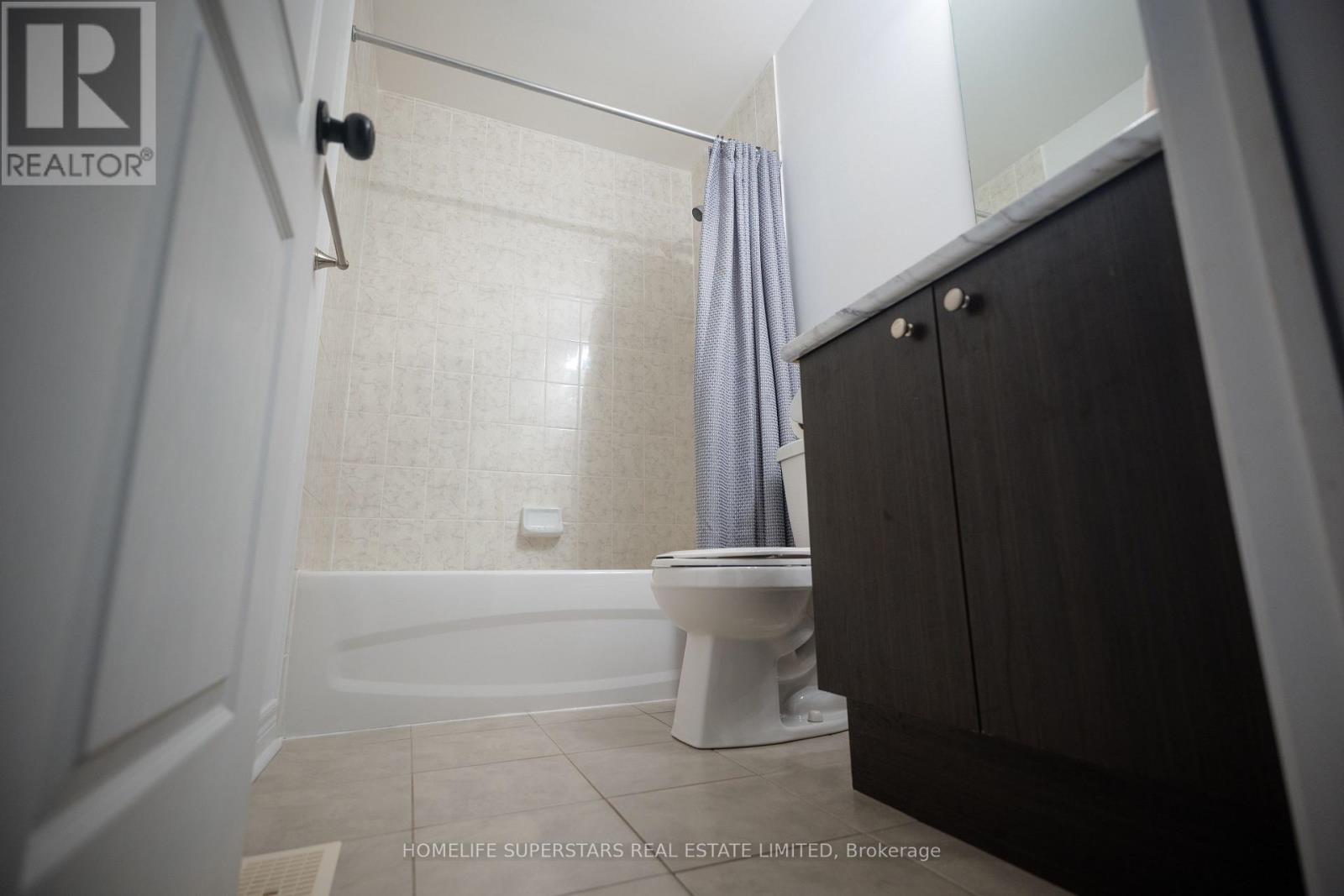 2555 Canadian Street, Pickering, Ontario  L1X 0C7 - Photo 17 - E13060888