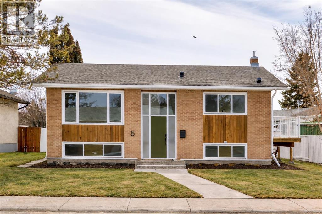 5 Osborne Street, Red Deer, Alberta  T4N 5C1 - Photo 1 - A2298467