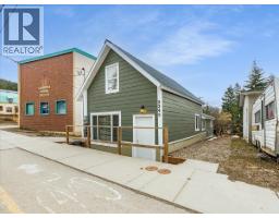 2342 Washington Street, Rossland, British Columbia