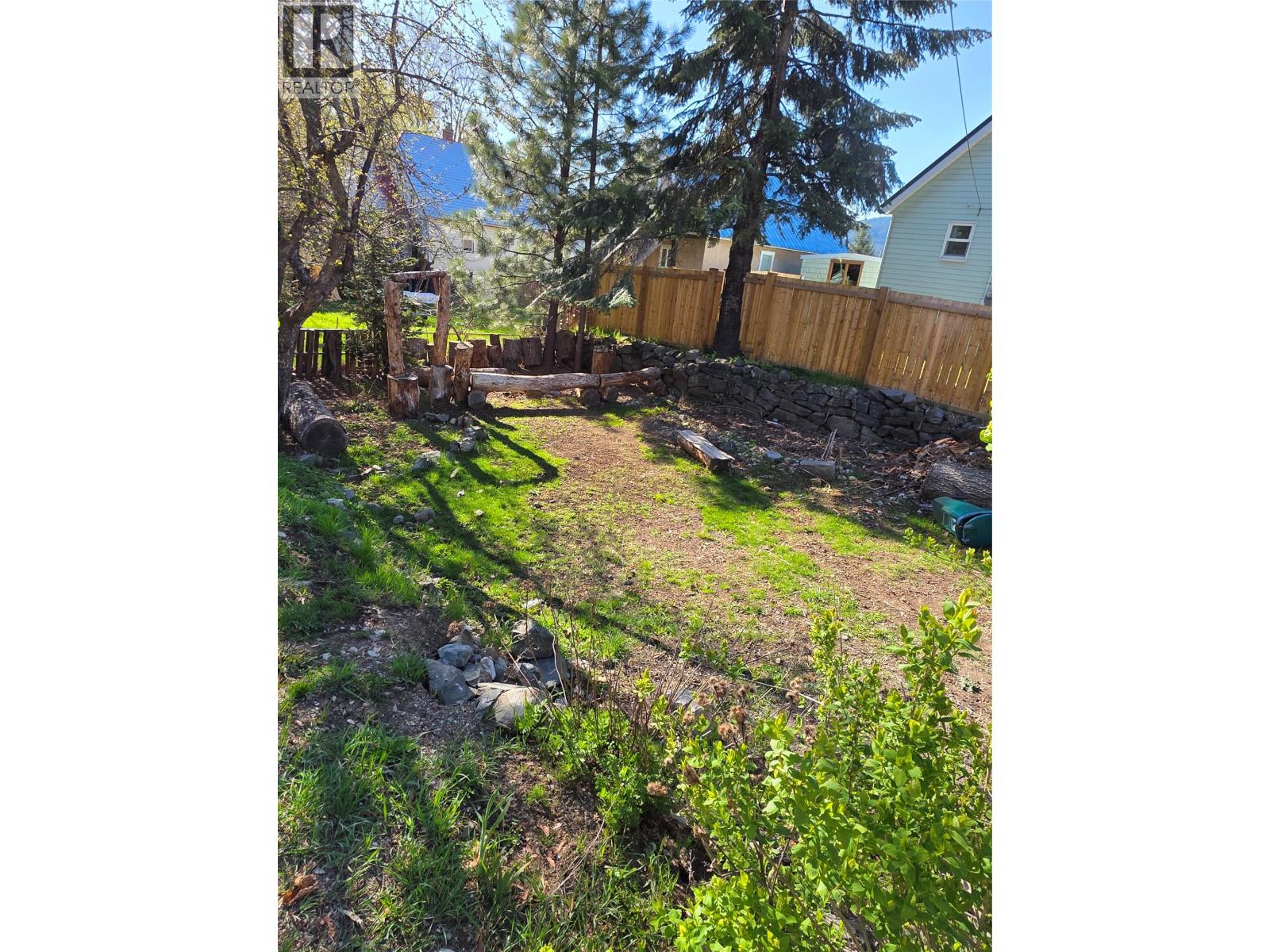 2342 Washington Street, Rossland, British Columbia  V0G 1Y0 - Photo 20 - 10380016