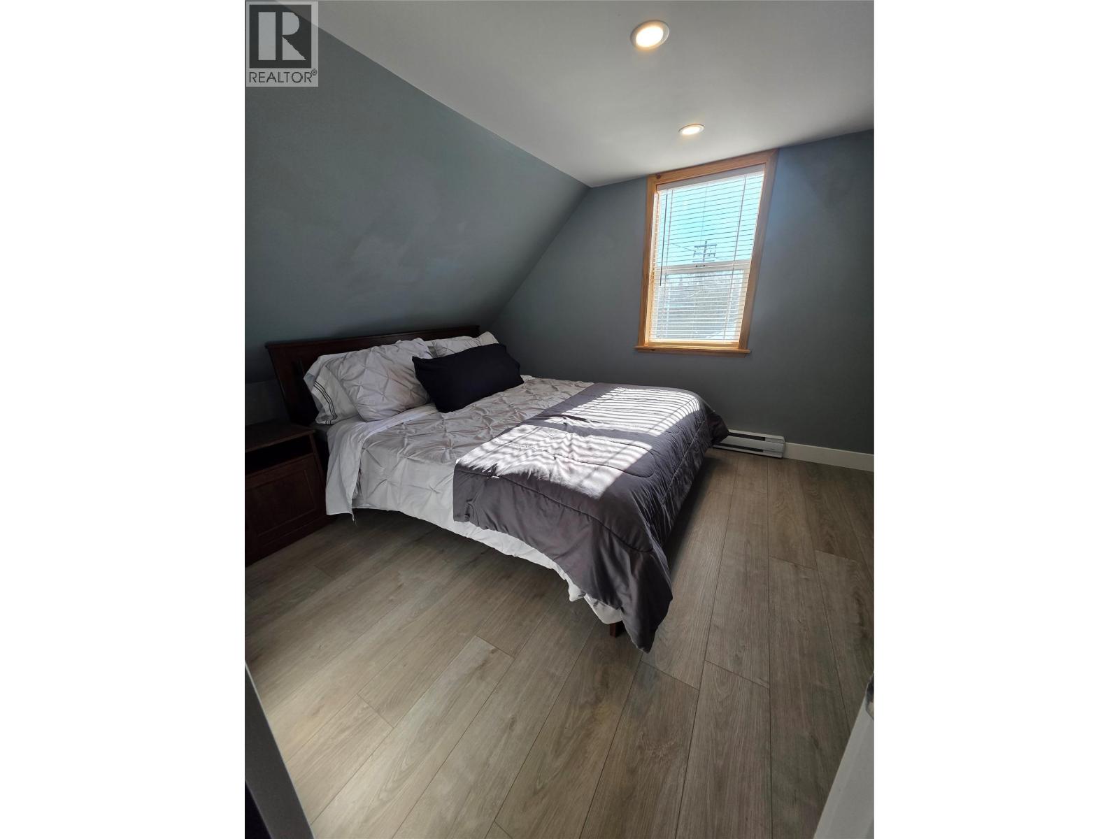 2342 Washington Street, Rossland, British Columbia  V0G 1Y0 - Photo 16 - 10380016