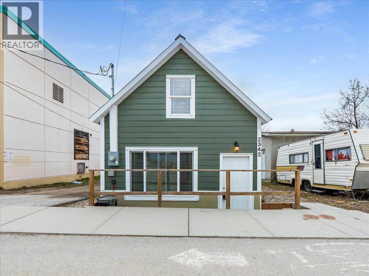 2342 Washington Street, Rossland, British Columbia  V0G 1Y0 - Photo 33 - 10380016