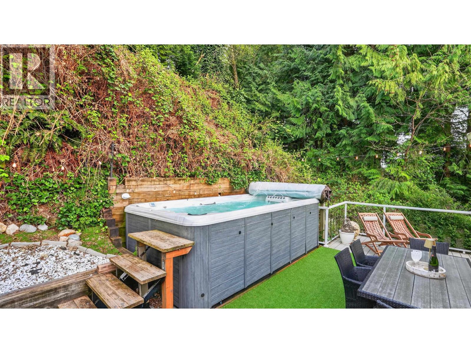 668 Alpine Court, North Vancouver, British Columbia  V7R 2L8 - Photo 31 - R3117061