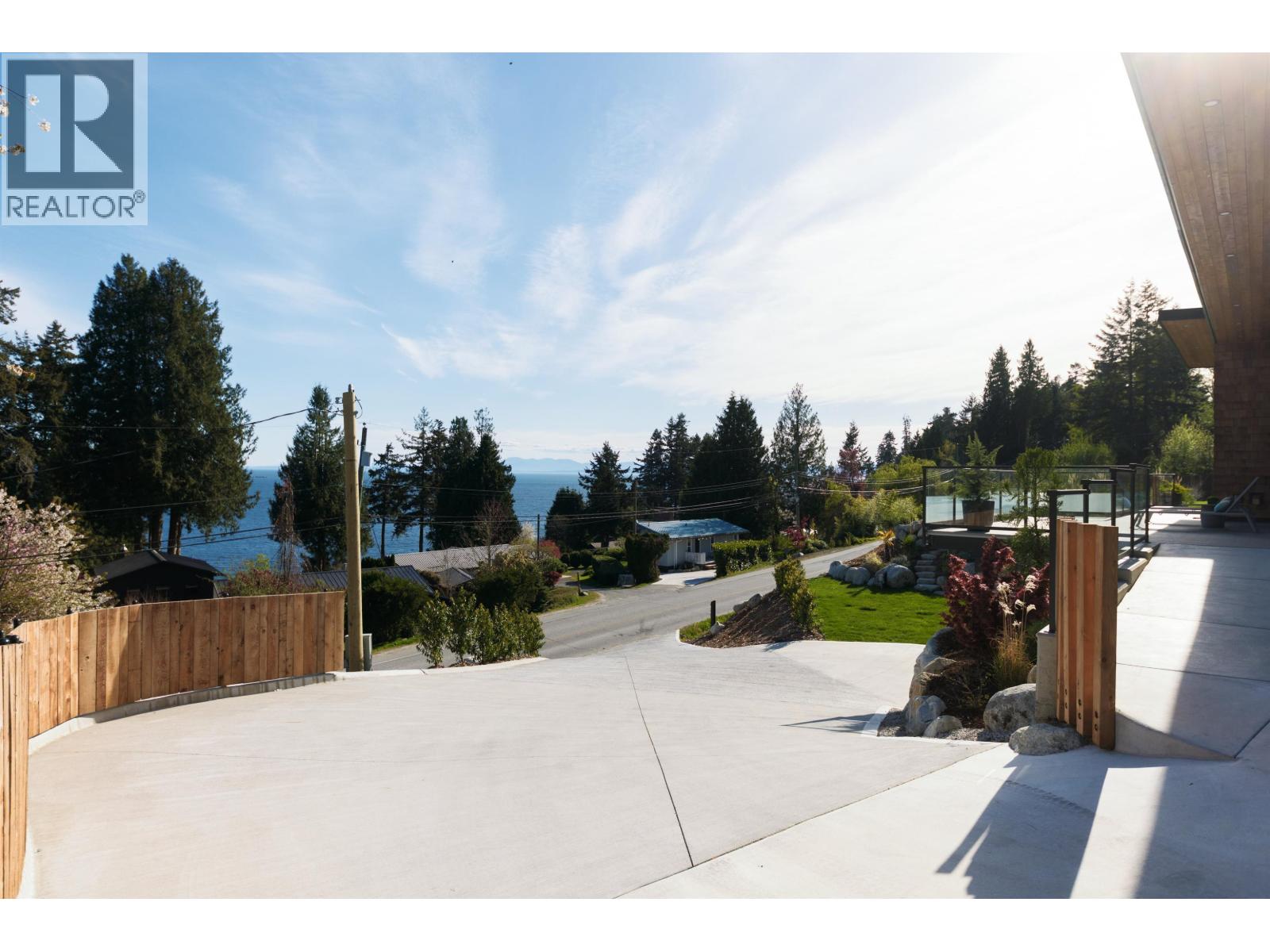 980 Gower Point Road, Gibsons, British Columbia  V0N 1V3 - Photo 25 - R3117142