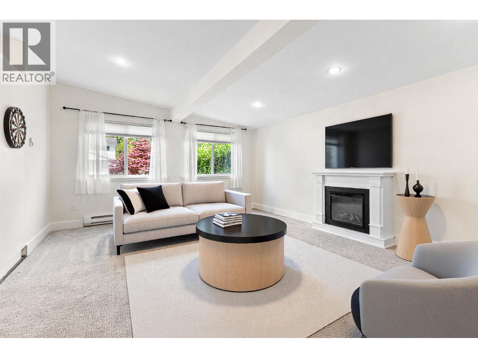 1818 Chalmers Avenue, Port Coquitlam, British Columbia  V3B 2T4 - Photo 2 - R3117532