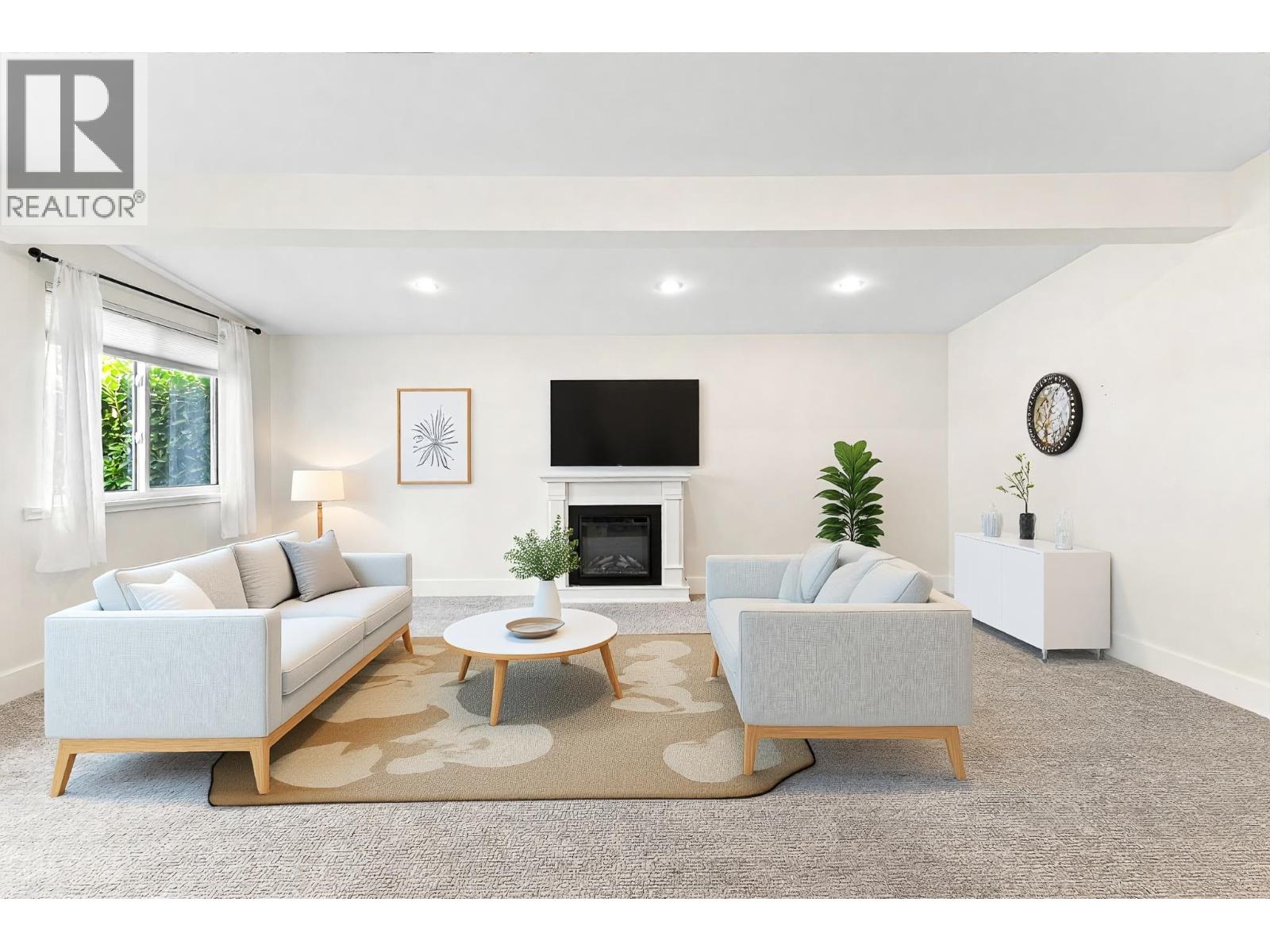 1818 CHALMERS AVENUE, Port Coquitlam, British Columbia