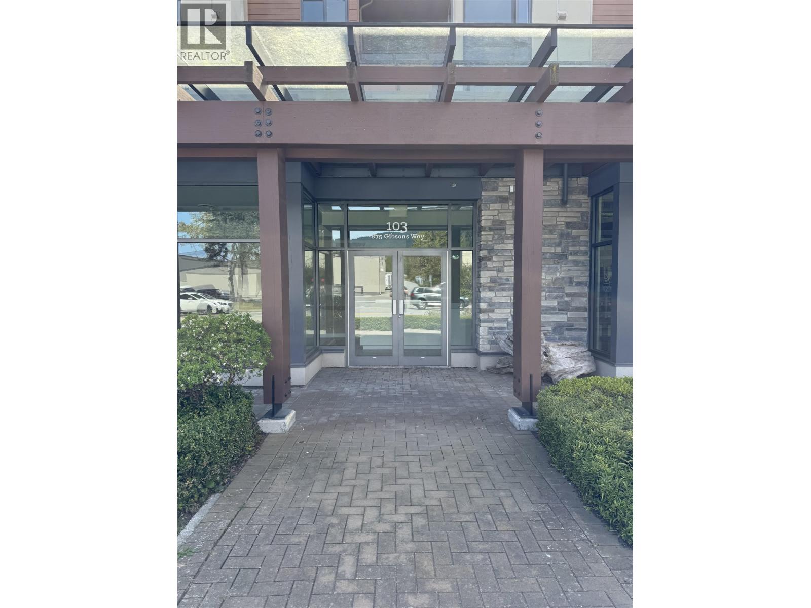 103 875 GIBSONS WAY, Gibsons, British Columbia