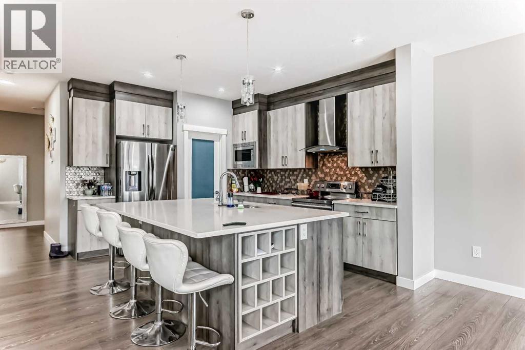 197 Baysprings Gardens SW, Airdrie, Alberta  T4B 5C5 - Photo 4 - A2290238