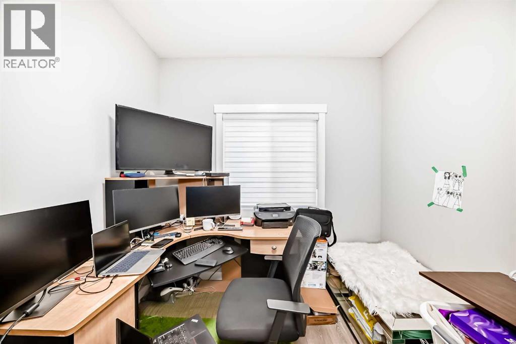 197 Baysprings Gardens SW, Airdrie, Alberta  T4B 5C5 - Photo 16 - A2290238