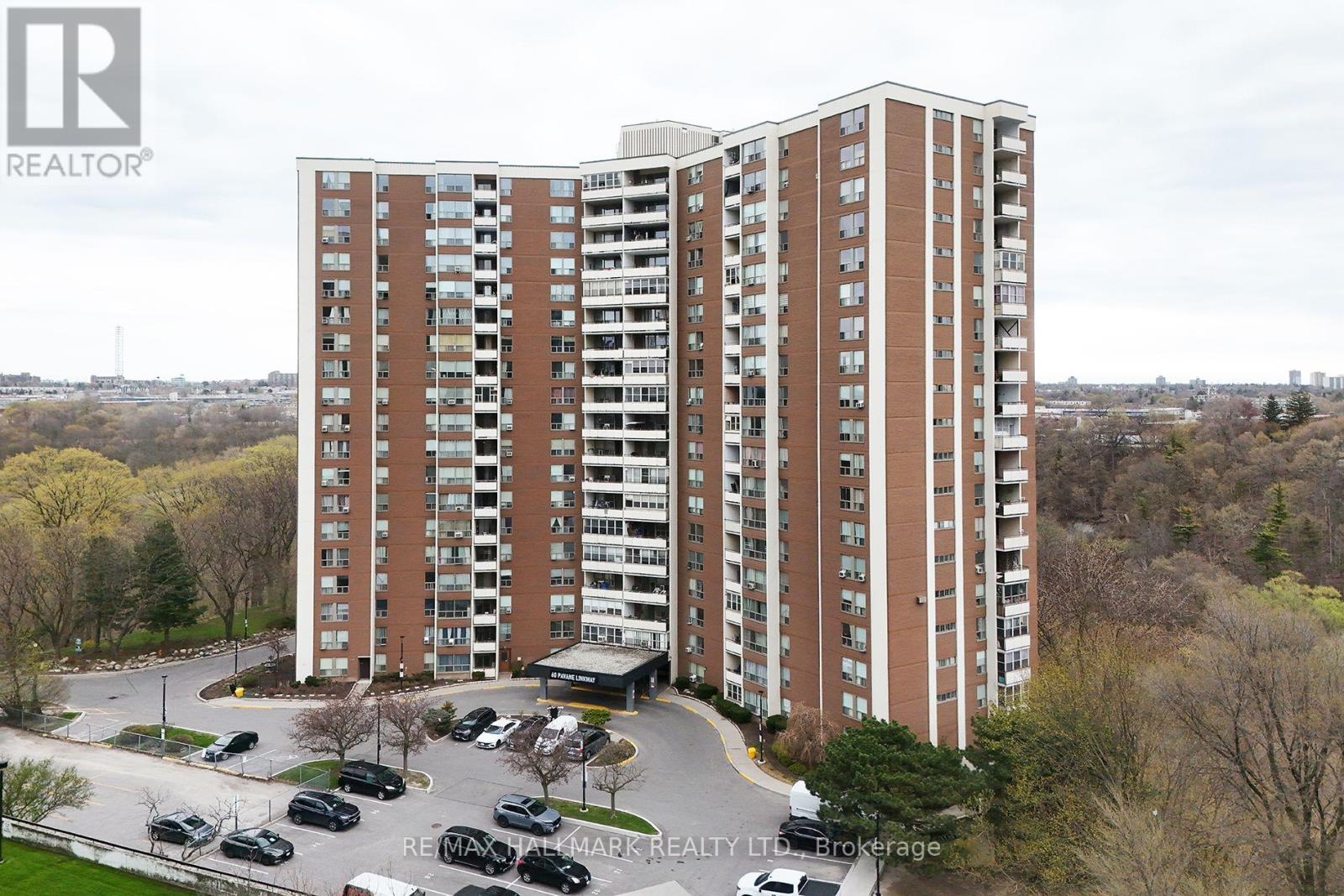 1704 - 60 PAVANE LINKWAY WAY, Toronto, Ontario