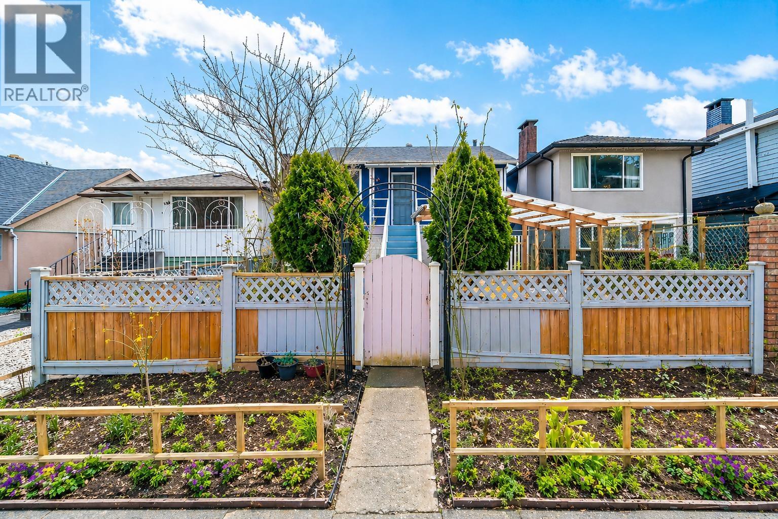 3134 E 1st Avenue, Vancouver, British Columbia  V5M 1B5 - Photo 2 - R3117613