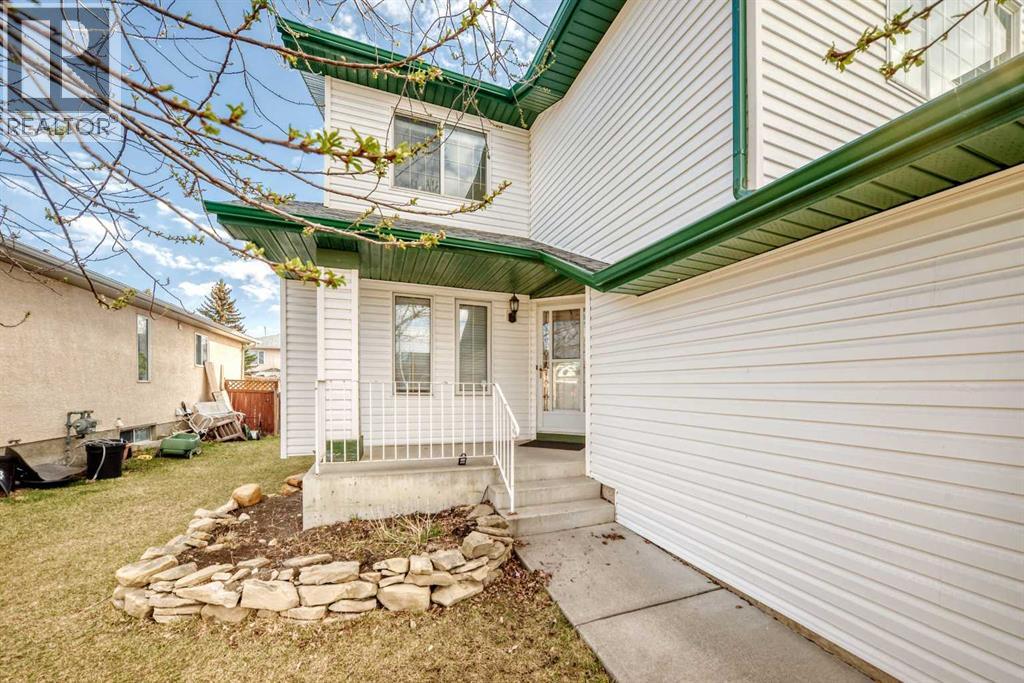 128 Harvest Park Road NE, Calgary, Alberta  T3K 4H9 - Photo 3 - A2305181