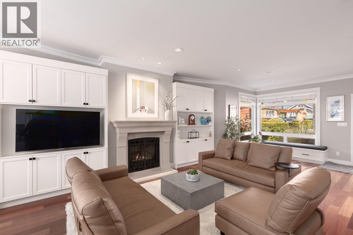 227 E 17 Street, North Vancouver, British Columbia  V7L 2V8 - Photo 5 - R3116924