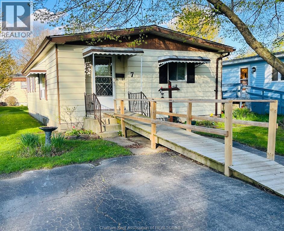 7 James Court, Chatham, Ontario  N7L 4Y4 - Photo 2 - 26009497