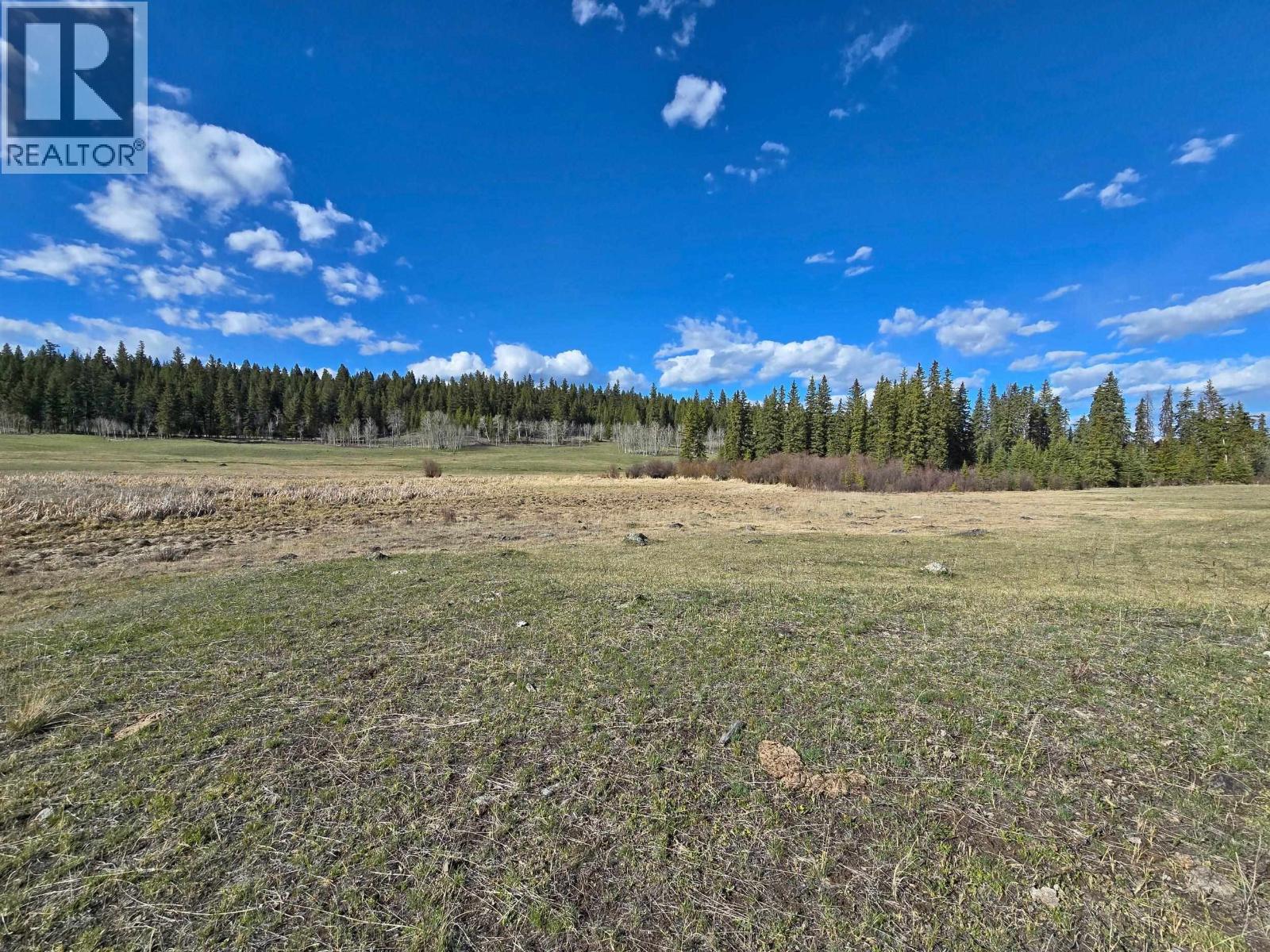 SECTION 35 CHIMNEY LAKE ROAD, Lac La Hache, British Columbia