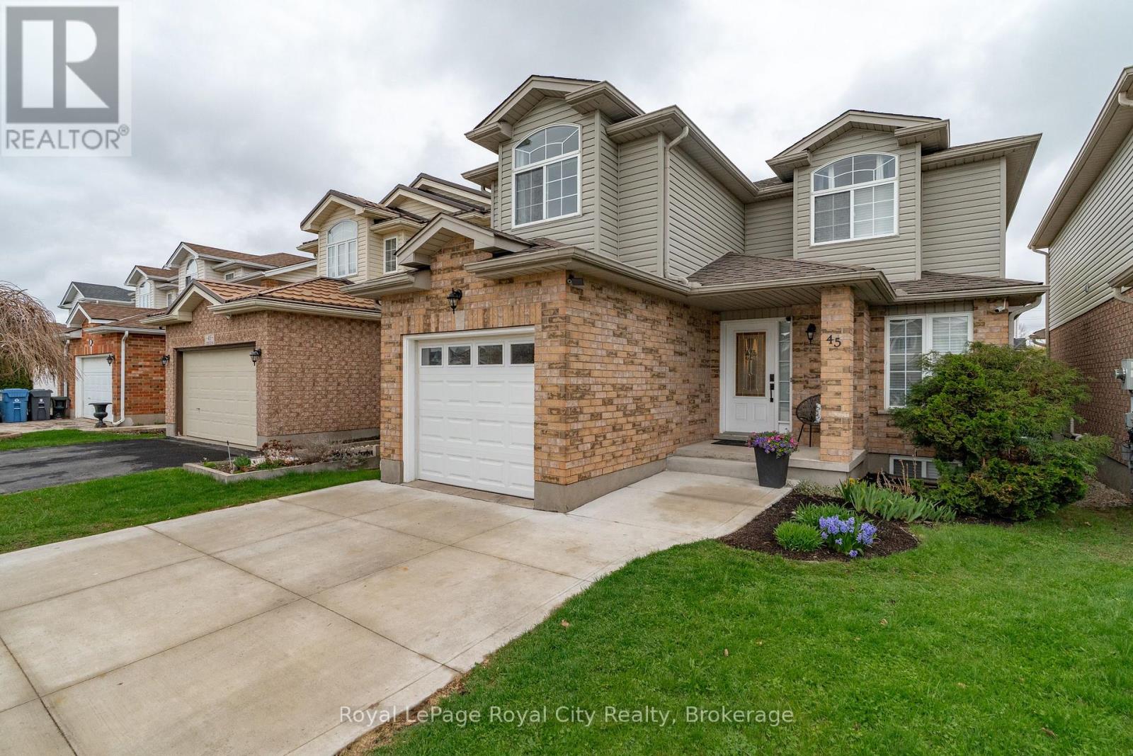 45 Doyle Drive, Guelph (Clairfields/hanlon Business Park), Ontario  N1G 5E3 - Photo 2 - X13061118