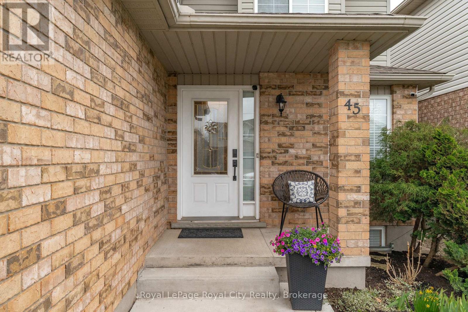 45 Doyle Drive, Guelph (Clairfields/hanlon Business Park), Ontario  N1G 5E3 - Photo 3 - X13061118