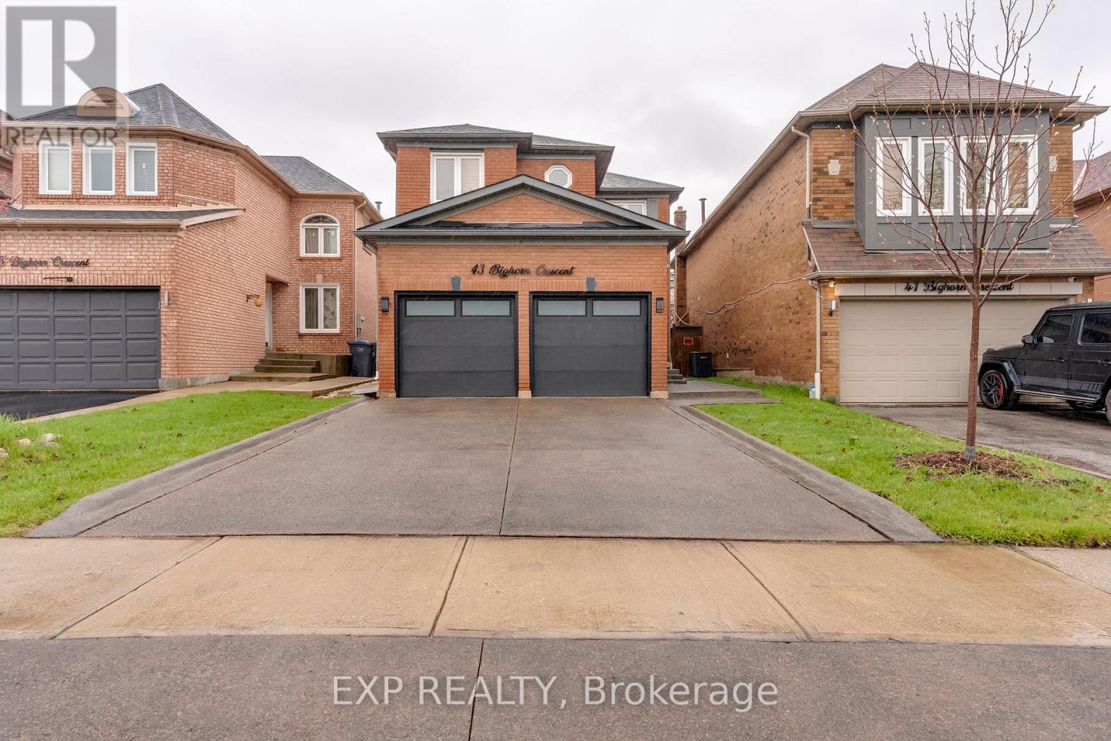 43 Bighorn Crescent, Brampton, Ontario  L6R 1G7 - Photo 2 - W13061144