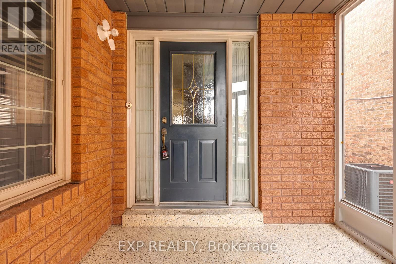 43 Bighorn Crescent, Brampton, Ontario  L6R 1G7 - Photo 4 - W13061144