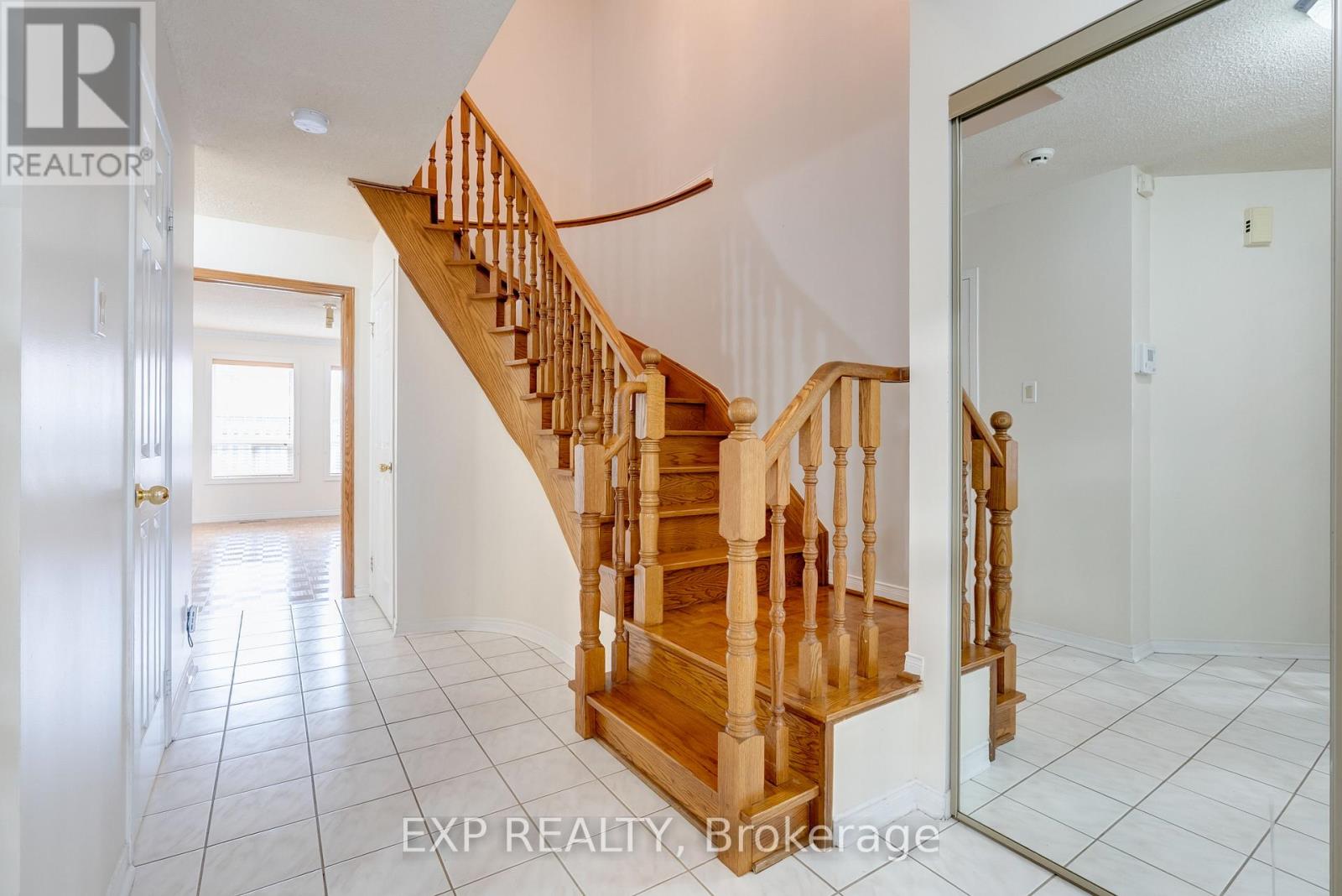 43 Bighorn Crescent, Brampton, Ontario  L6R 1G7 - Photo 6 - W13061144