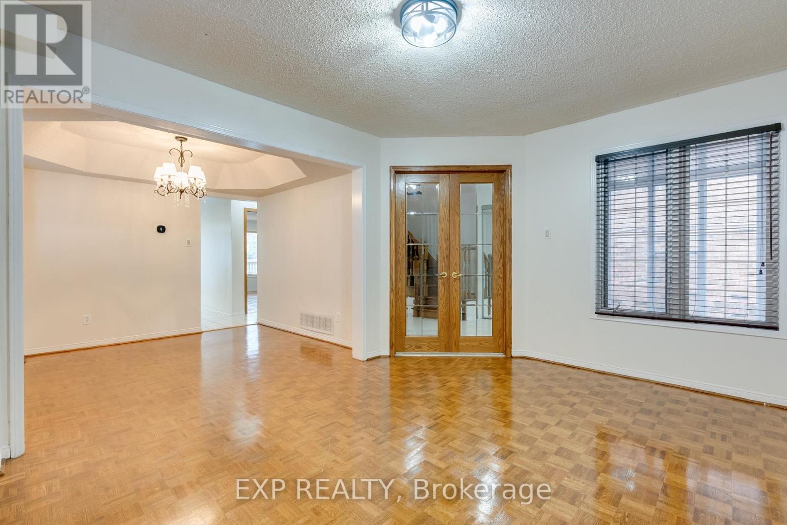 43 Bighorn Crescent, Brampton, Ontario  L6R 1G7 - Photo 7 - W13061144