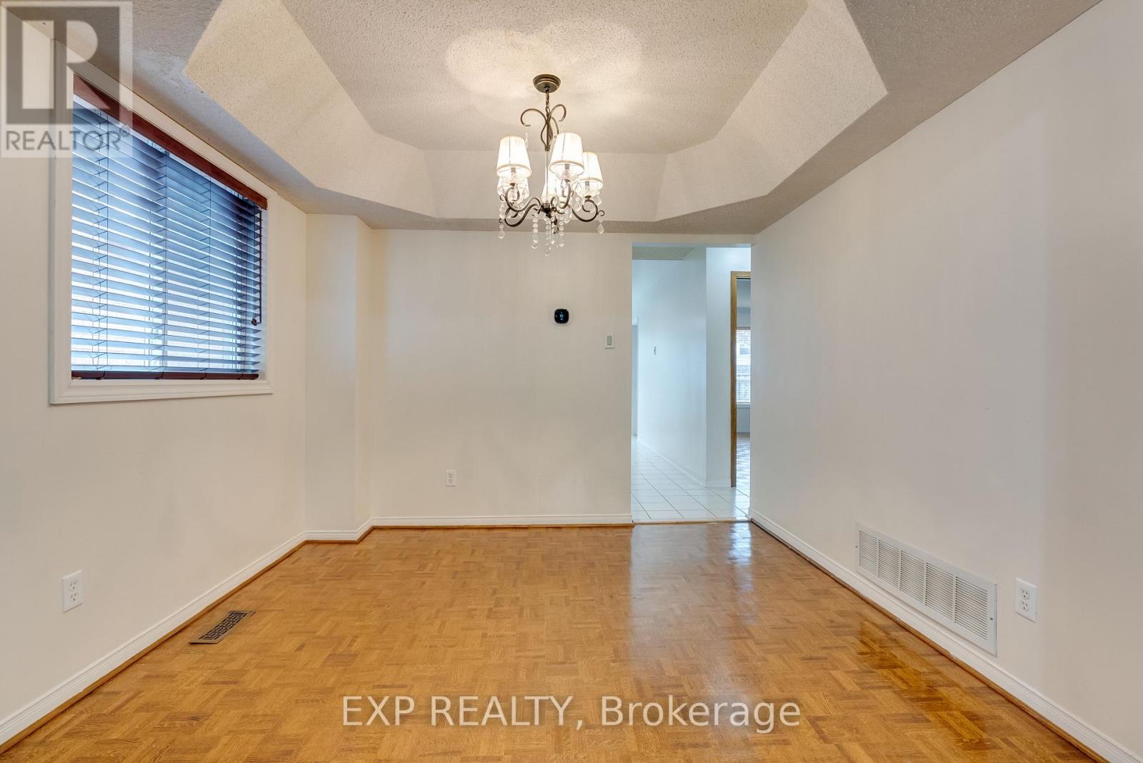 43 Bighorn Crescent, Brampton, Ontario  L6R 1G7 - Photo 9 - W13061144