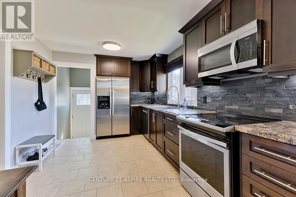 196 Schwanz Road, Petawawa, Ontario  K8H 1Y5 - Photo 15 - X13061128