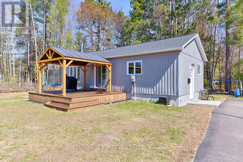 196 Schwanz Road, Petawawa, Ontario  K8H 1Y5 - Photo 3 - X13061128