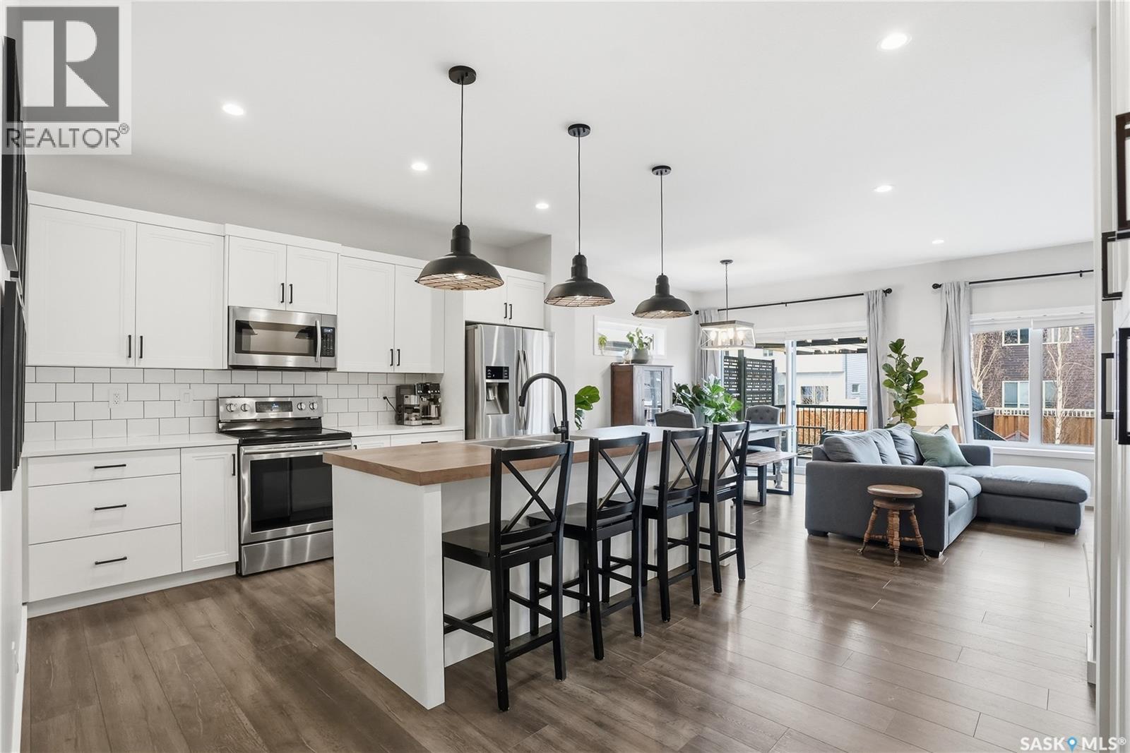 331 Dagnone Crescent, Saskatoon, Saskatchewan  S7V 0P7 - Photo 3 - SK034414