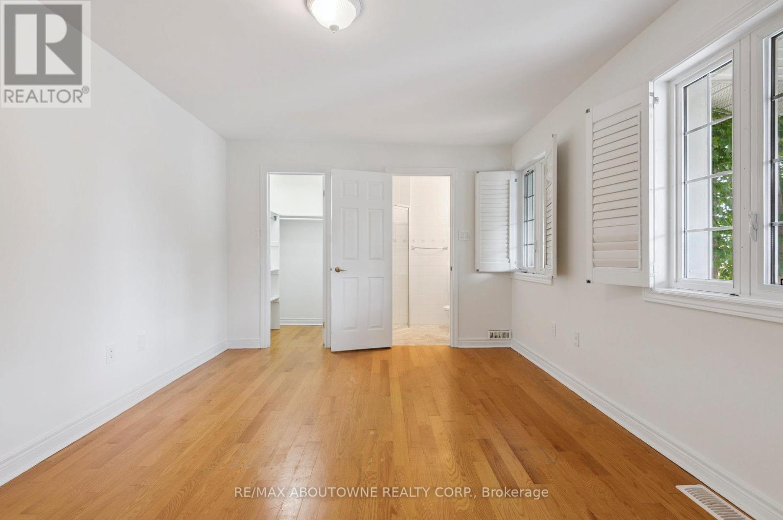 37 Brome Road, Toronto, Ontario  M6L 1T5 - Photo 18 - W12990326