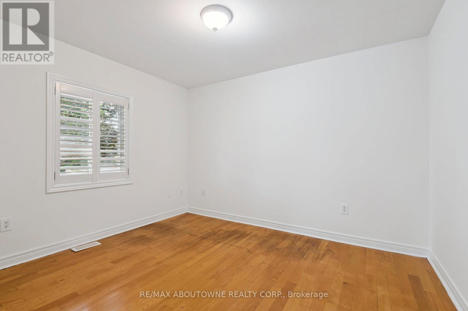 37 Brome Road, Toronto, Ontario  M6L 1T5 - Photo 22 - W12990326