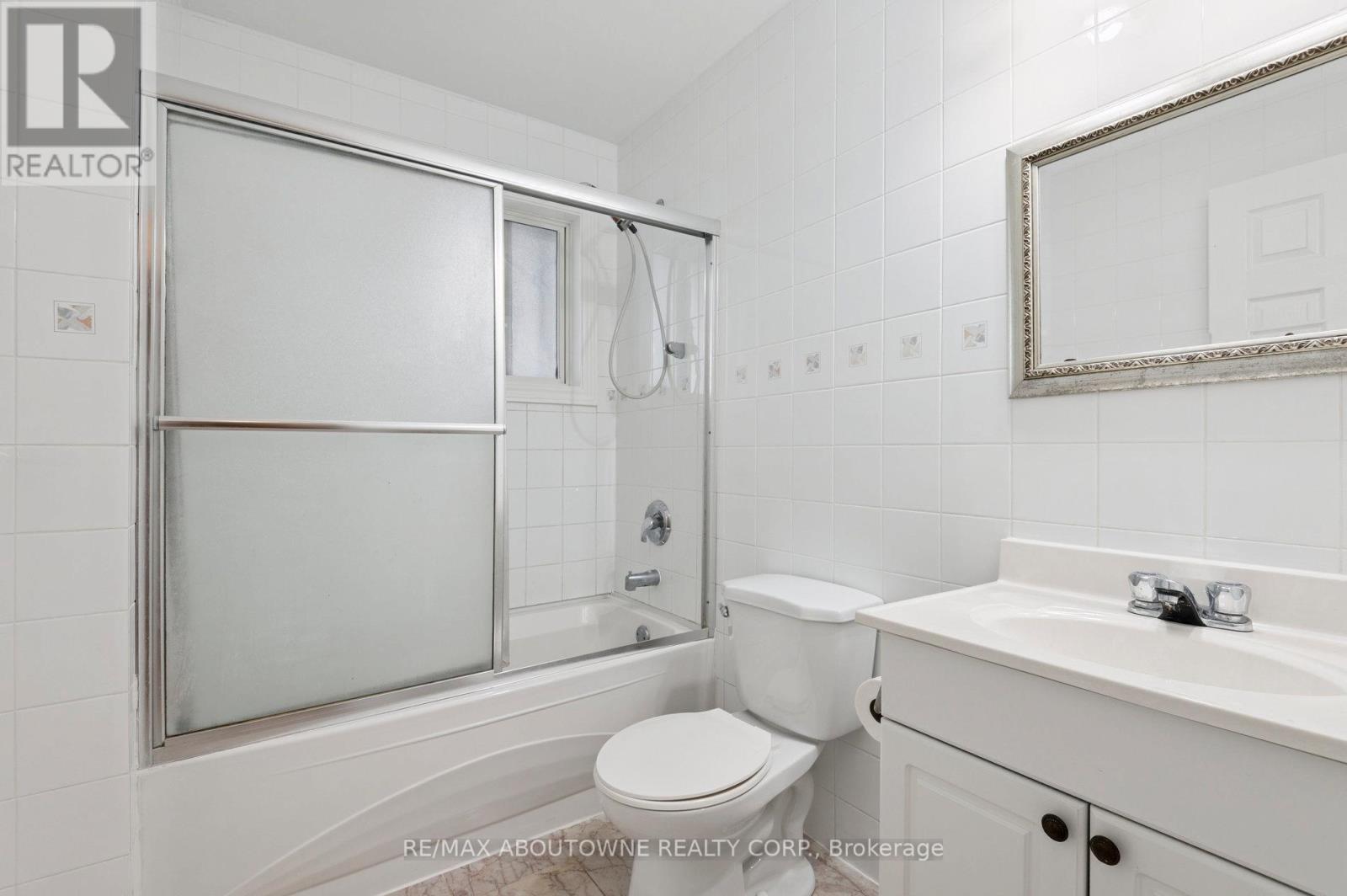 37 Brome Road, Toronto, Ontario  M6L 1T5 - Photo 25 - W12990326