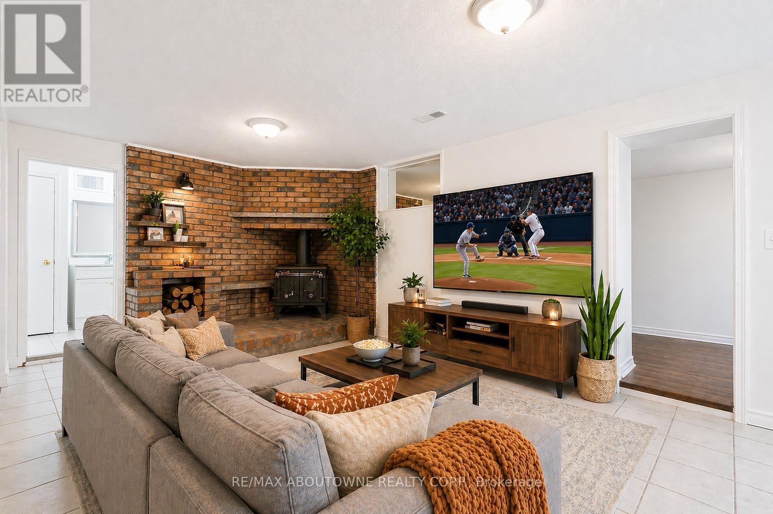 37 Brome Road, Toronto, Ontario  M6L 1T5 - Photo 29 - W12990326