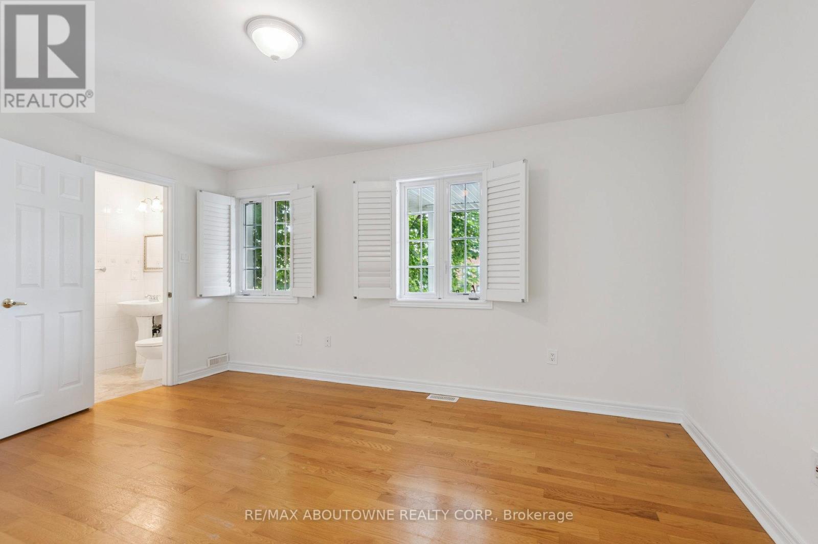 37 Brome Road, Toronto, Ontario  M6L 1T5 - Photo 17 - W12990326