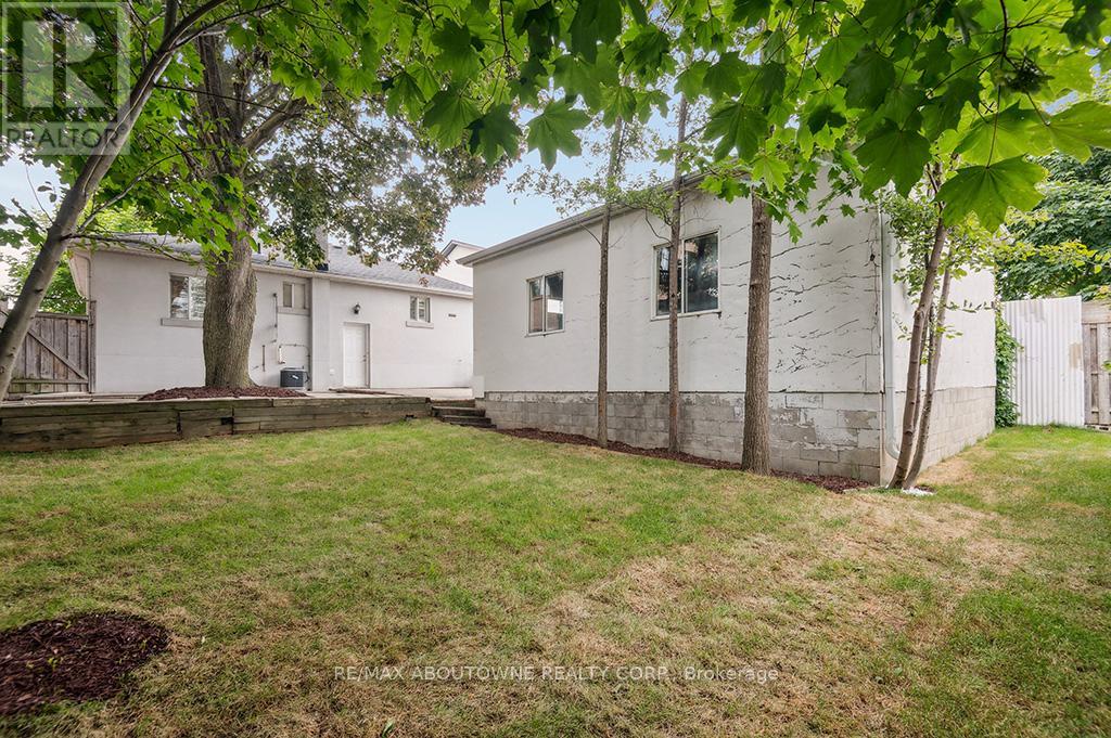 37 Brome Road, Toronto, Ontario  M6L 1T5 - Photo 45 - W12990326