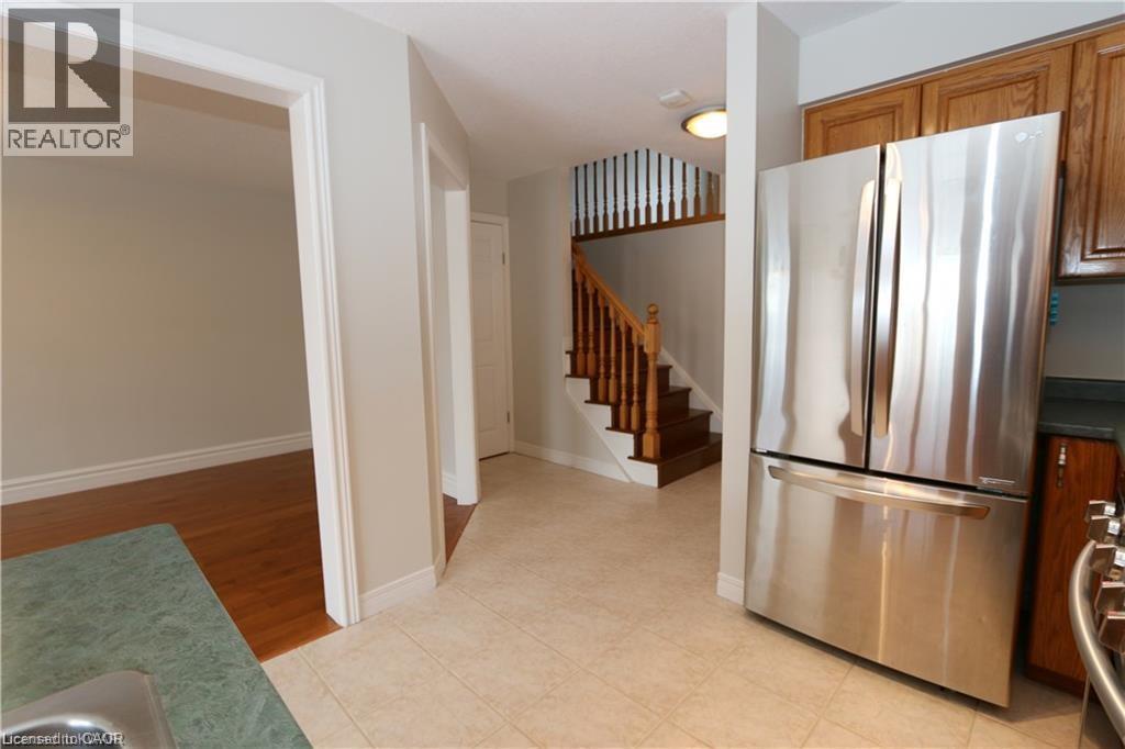 448-A Harbour View Crescent, Waterloo, Ontario  N2K 4A3 - Photo 6 - 40824872