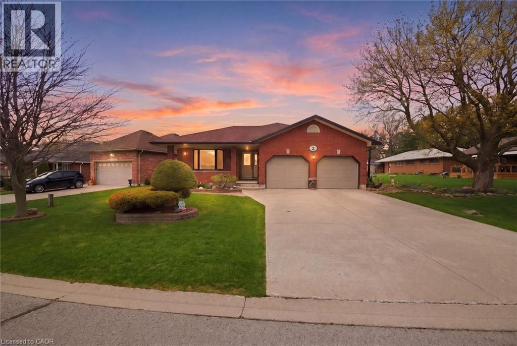 2 VIOLA Court, Delhi, Ontario