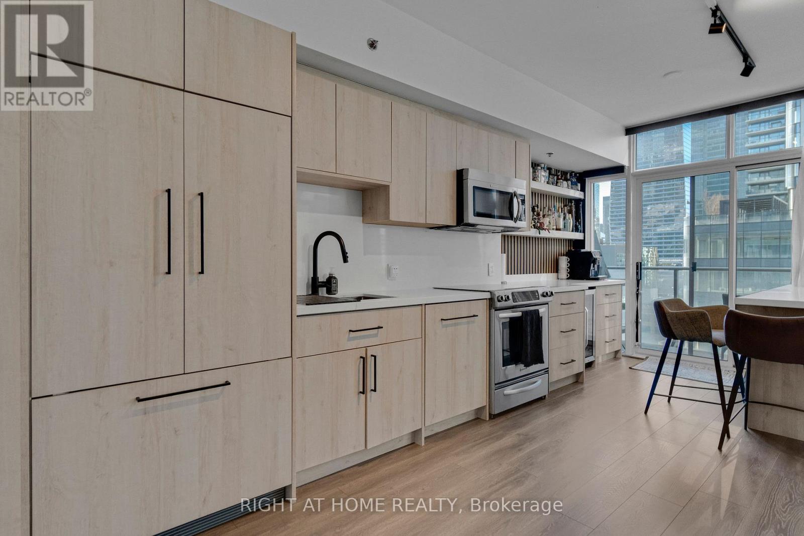 Lph01 - 21 Nelson Street, Toronto, Ontario  M5V 3H9 - Photo 17 - C13061158