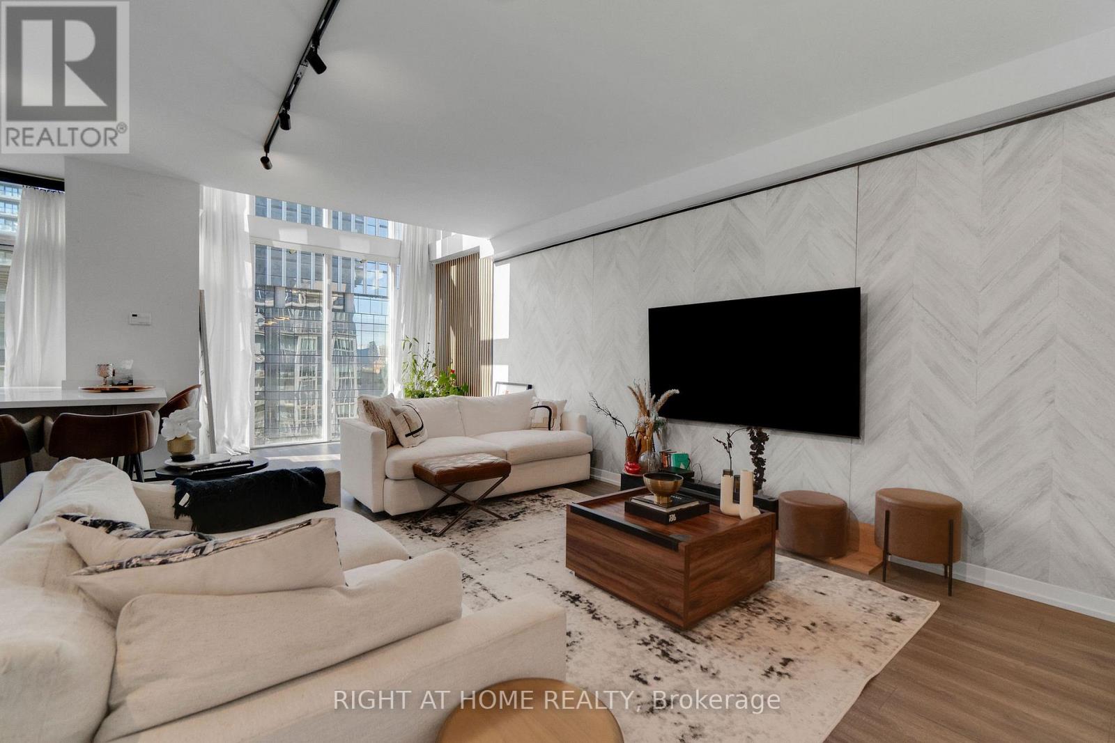 Lph01 - 21 Nelson Street, Toronto, Ontario  M5V 3H9 - Photo 20 - C13061158