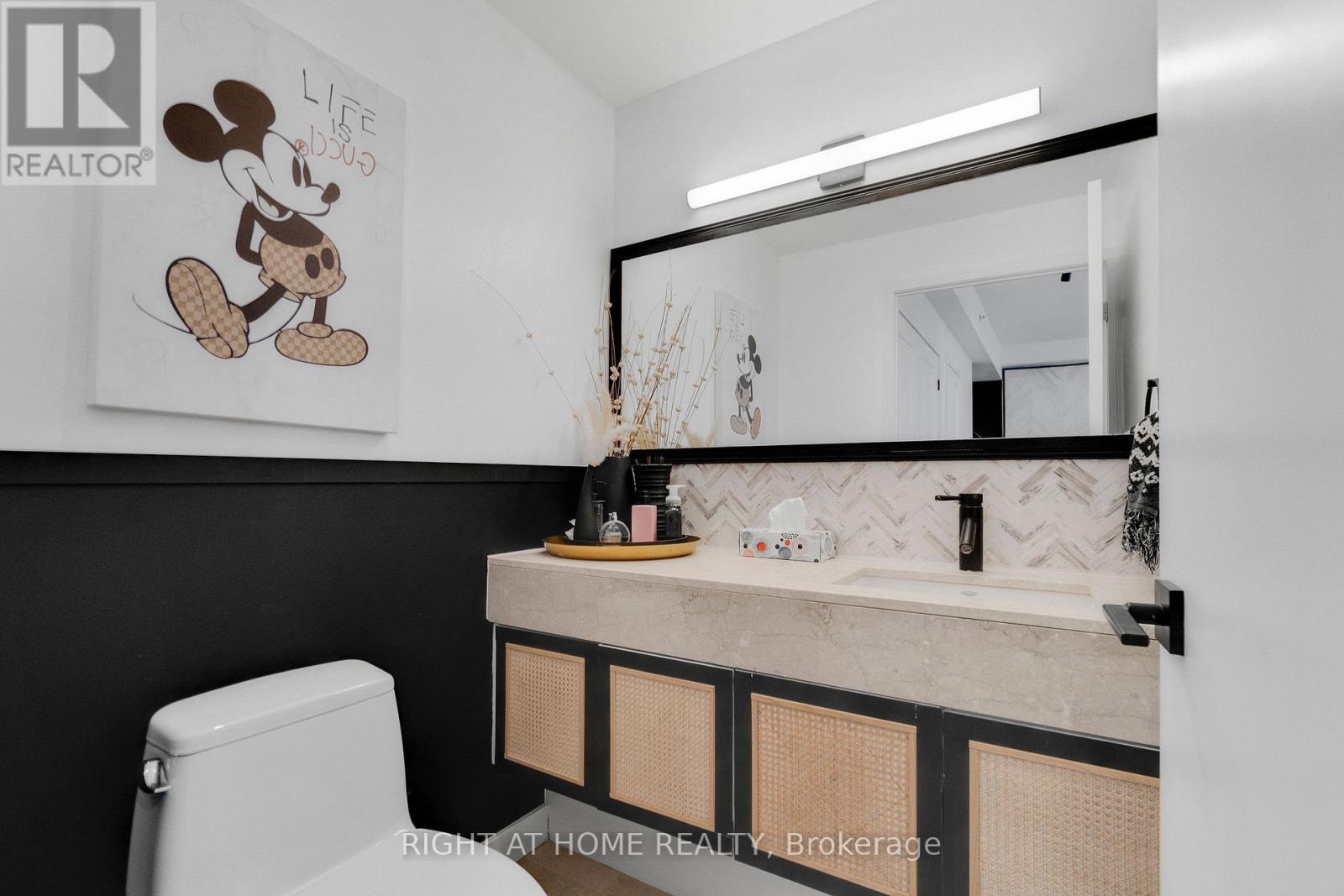 Lph01 - 21 Nelson Street, Toronto, Ontario  M5V 3H9 - Photo 21 - C13061158