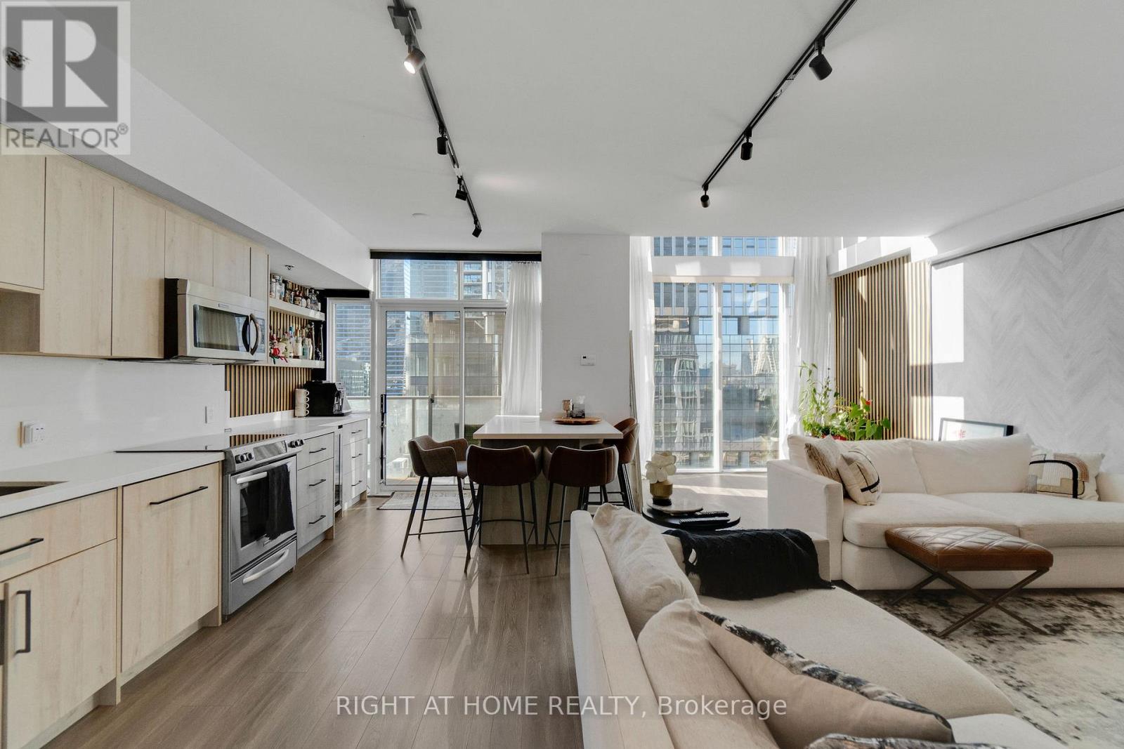 Lph01 - 21 Nelson Street, Toronto, Ontario  M5V 3H9 - Photo 22 - C13061158